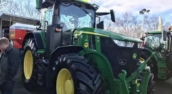 凯斯和纽荷兰农业机械展