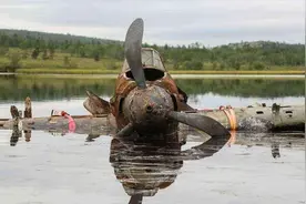 俄罗斯小伙在野外挖出二战德军特工装备，收藏家出200万高价购买图片