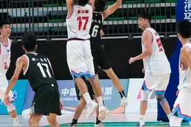 广东省运会竞技组男篮比赛开赛图片