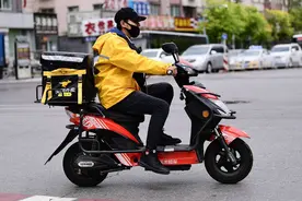 最快1小时充满，最高续航220公里，这2款电动车很适合外卖员使用图片
