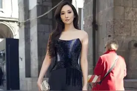 “魔鬼身材”吴佩慈跟纪晓波恋情曝光后，4年里生下了两子一女图片