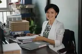 还记得2005年那位曾说“先救乘客”的导游文花枝吗？如今怎样了？图片