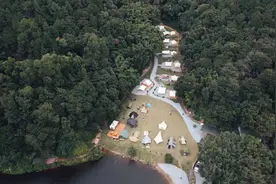 广州新开山野露营地，森林湖泊，大草坪，露营、烧烤、咖啡屋、美图片