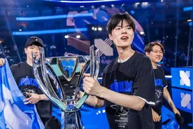 6支不同的队伍，8进S赛！Deft再次解锁新成就图片