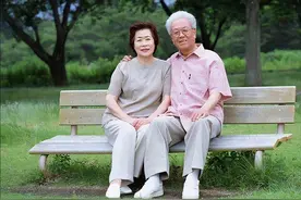 中国首批“丁克夫妻”已经开始退休，没有孩子，他们后悔了吗？图片