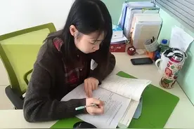 教师属于公职人员吗？图片