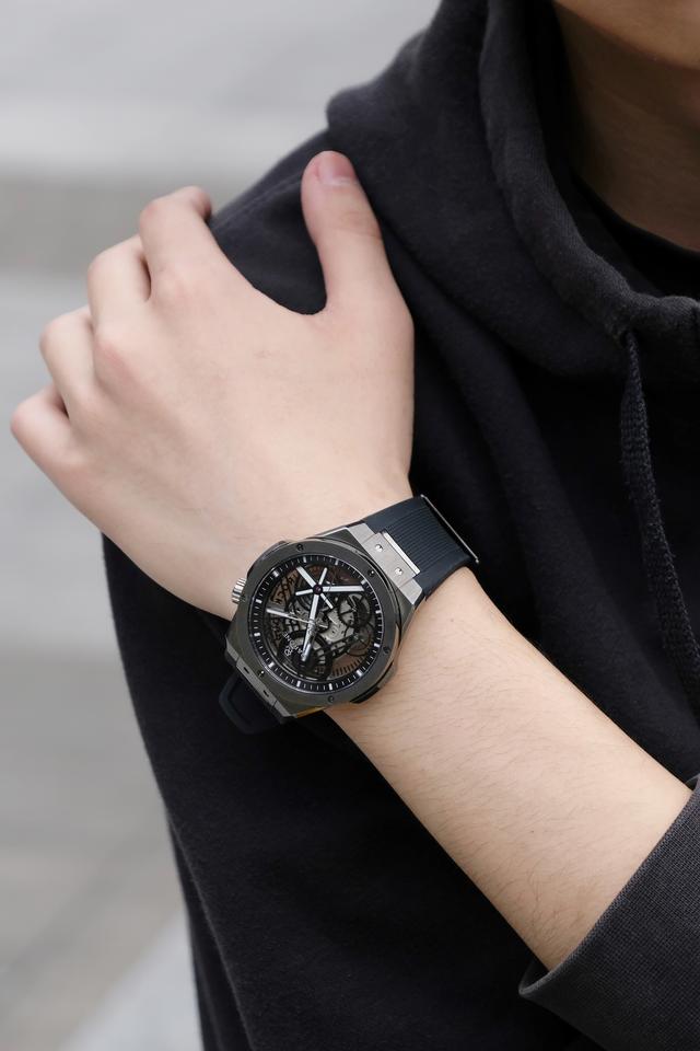 ҹ���Դ��߹⣬����ҹ����ʿ��˫���ǡ�X��е��