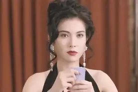 李婉华18岁女儿公开恋情！被男友搂抱亲吻太甜蜜，是法律系高材生图片