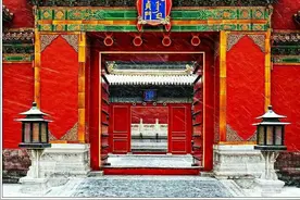 从门钉、辅首、朱红漆说门的等级图片