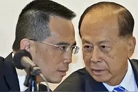同为万亿富豪，李嘉诚出门带25名保镖，为啥霍启刚却敢一人出门？图片