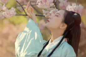 故事：满宫皆知皇上对皇后不喜，可皇后病逝后，他却空置后位三年图片