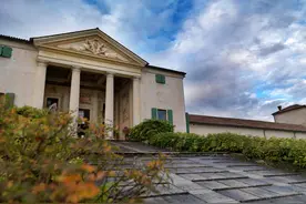 赚钱先从“吹牛”开始，不吹牛的人赚不到大钱图片