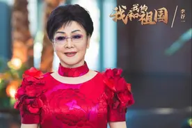 从学生变成妻子，却只能无奈离婚，再嫁圈外人，李谷一被捧在手心图片