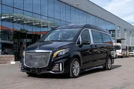 以前高高在上的进口奔驰商务车如今不得不降价求生存售价88.8万起图片