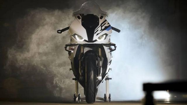 新款宝马公升级跑车S 1000 RR欧洲发布 加装空力套件/动力小涨