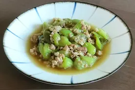 教你做一道美味又方便的家常菜——肉末丝瓜图片