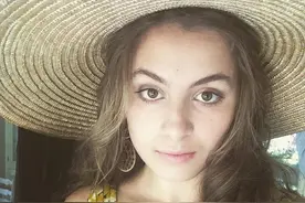 憨豆先生：弃发妻娶小30岁情人，62岁有老来子，漂亮女儿改随母姓图片