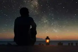 夜深了还不睡，你不累吗？图片