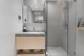 卫生间钢化玻璃门会自爆？为了自己和家人的安全，这些知识要牢记图片