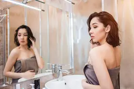 女生在卫生间里会做什么奇怪的事？图片