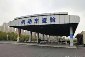 取消年检呼声越来越高，不是车主不识抬举，而是不想提前换车图片