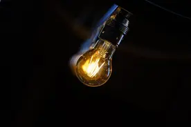 电灯泡里的奥秘，揭开了电子世界的大门图片