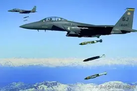 重磅炸弹加入战场！俄军对钢铁厂地毯式轰炸，4000乌军陷入绝境图片