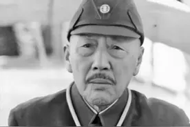 大汉奸投靠日军，儿子大义灭亲，被捕后感叹：你骗得我好苦图片