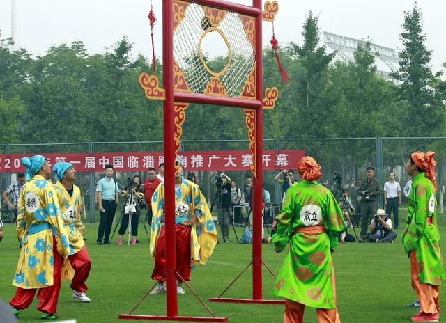 大头足球中文破解版（现在的中国男足）