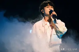 周深北京演唱会一票难求，歌单丰富选曲用心，歌迷大呼太值了图片