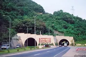 为了迎接回归这一天（——记深圳梧桐山隧道的建设者）图片