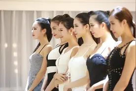 高校女厕所中的“高薪兼职”，一次报酬好几万，疾病残疾一生伴。图片