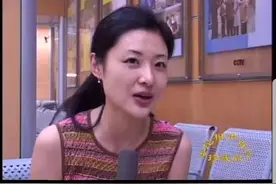 周涛早期素颜照，干净看着舒服，比董卿不知要漂亮多少倍图片