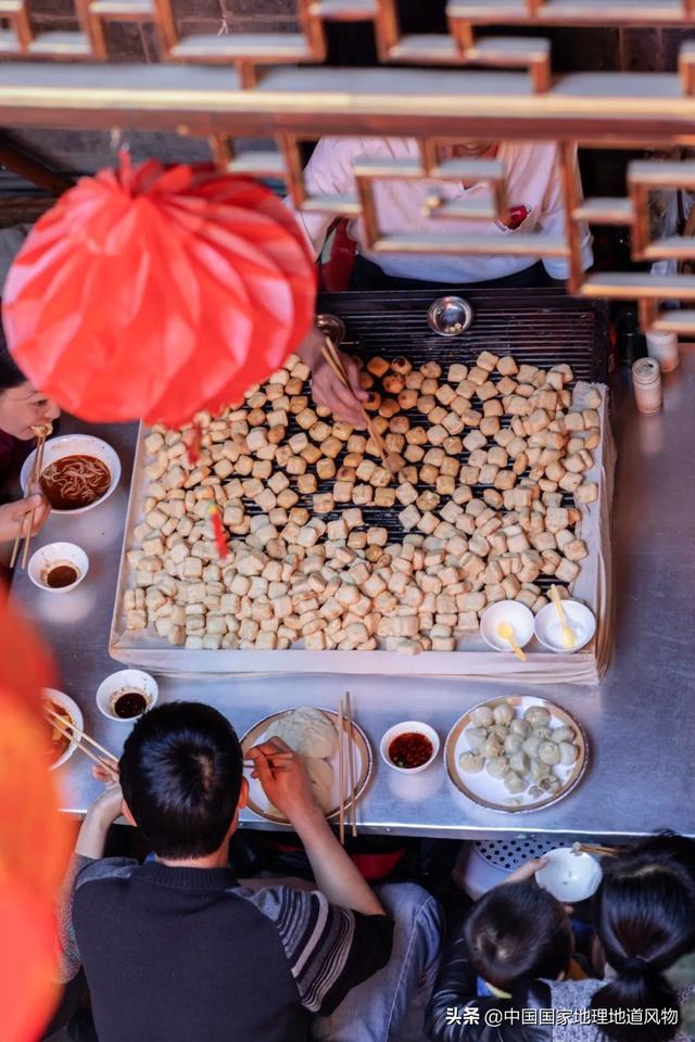 在中国，为什么北方的臭豆腐一枝独秀，南方的臭豆腐百花齐放？