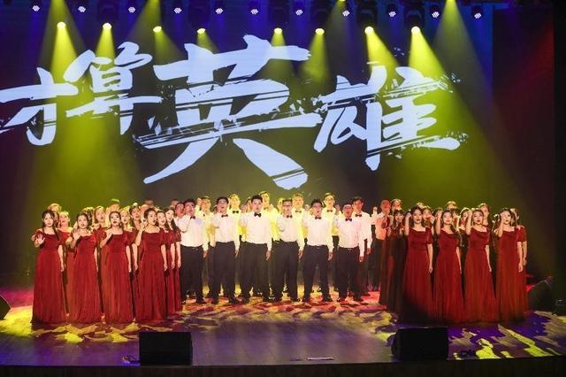 ��������������е�38����ʦ����ף���һ�������Ƚ����˺ͼ����ܱ���