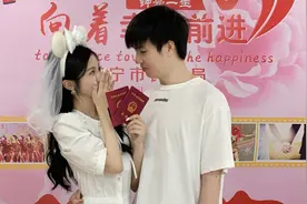 Letme官宣领证仅2天，乐言绯闻女友被曝，看到2张美照后：酸了图片