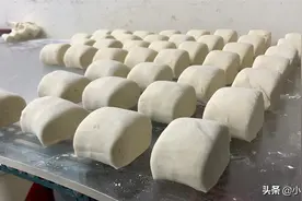 山东大姐在广东开早餐店，一天卖6000多个，顾客一次买30个图片