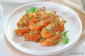 把大头虾放锅里焖一焖，出锅瞬间变美食，新手也能轻松搞定，真香图片