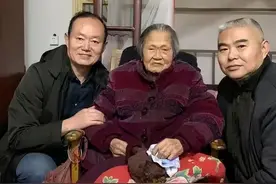 湖南百岁抗战女兵，时隔73年再次见到丈夫，一眼认出后泪流不止图片
