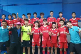 4-1，大胜西班牙！中国足球小将又爆发，对手输急眼了：打人报复图片