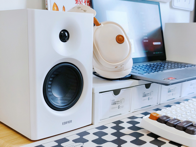 看演唱会的在现场，听演唱会的在床上——漫步者MR4监听音箱体验♪♫♬