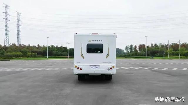新品牌房车设计更走心，独特抽拉式厨房，歌睿途C300房车