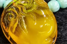 喜欢什么样的蜜蜡？图片