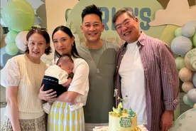 63岁富商出席外孙百日宴，与前妻同框乐开怀，前妻仍是家中女主人图片