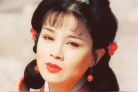 英宁离婚后娶妻生子，赵明明却至今未婚，她在追求什么图片