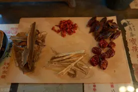 枫香树果实是味良药图片