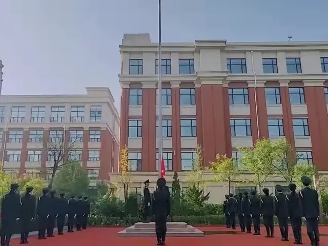 Ϋ´̨ѧУ̬ѧУƷʽ֮ḻʵĳл