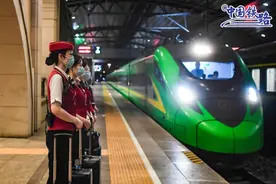 夜间运行的复兴号动卧，有什么不一样？图片