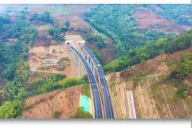墨临公路——一条穿越北回归线的生态环保路、科技创新路、民族幸福路图片