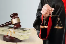 迟到三十分钟就属于旷工，员工因此被解雇，单位的规定居然合法图片